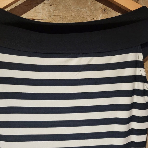 Frank Lyman Design Black and White Striped Women's Top - Picture 4 of 5